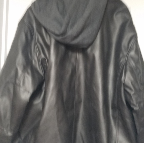 Leather-like Quilted lined poly hooded jacket- 4XT - Picture 3 of 4